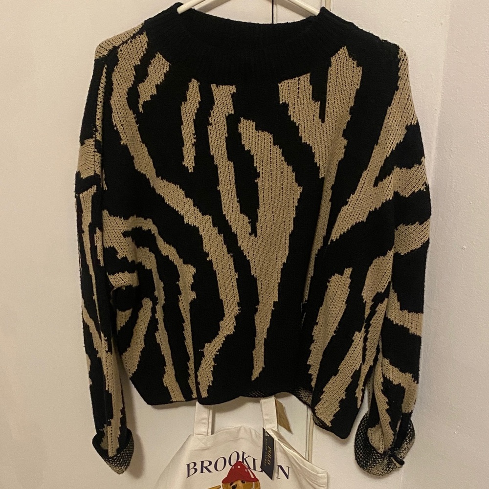 Lea & Viola Black and Cream Knit Sweater